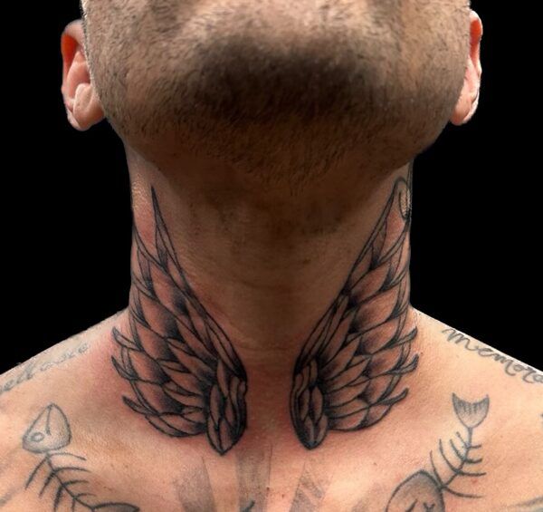 Wings throat design