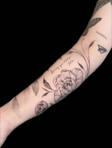 Peony flower, Jackie Gutierrez | Tattoo Artist at Revolt Tattoos in Las Vegas, Nevada.